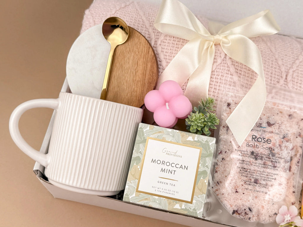 Moms Spa Gift Box with Cozy Blanket