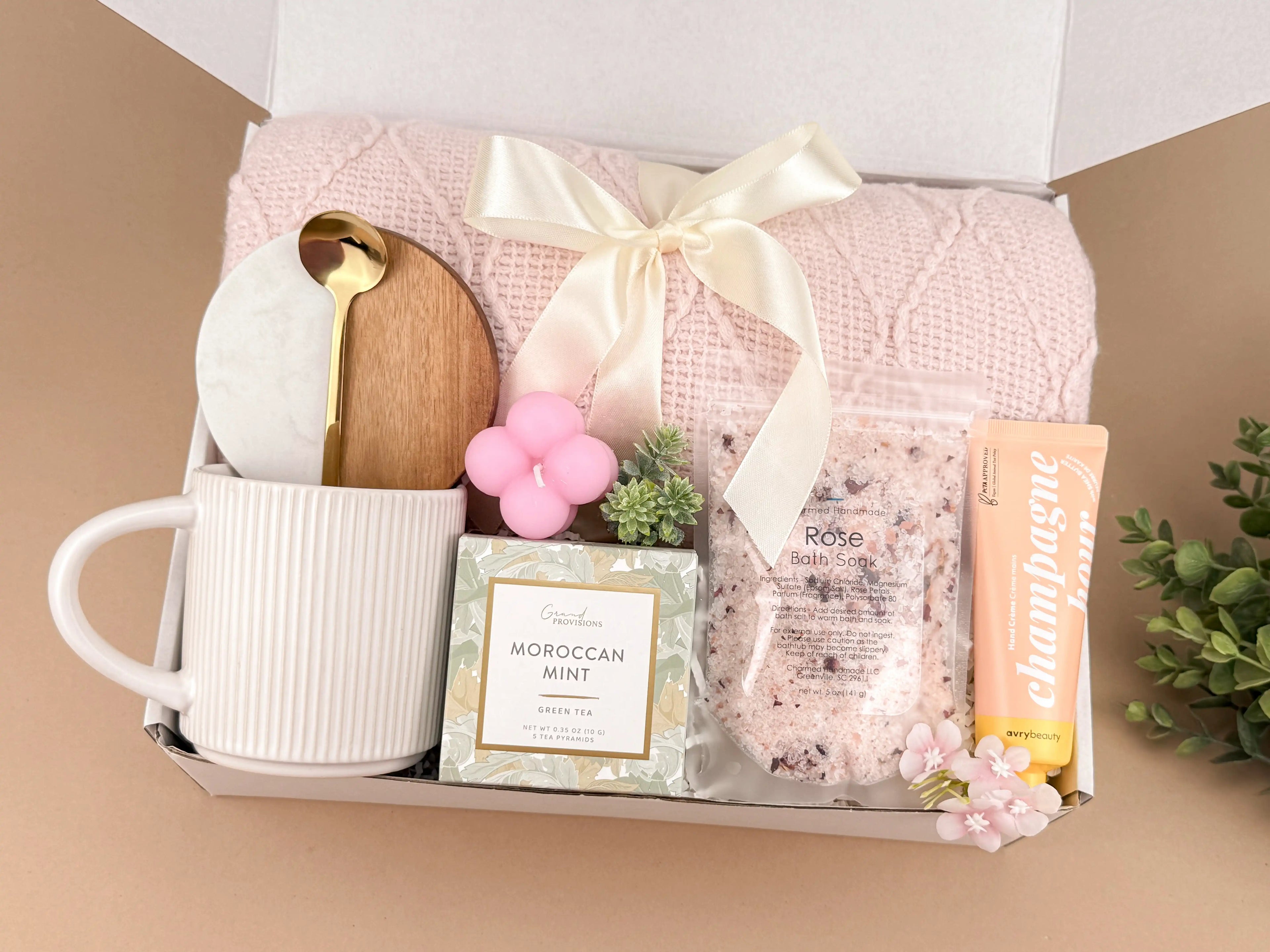Moms Spa Gift Box with Cozy Blanket