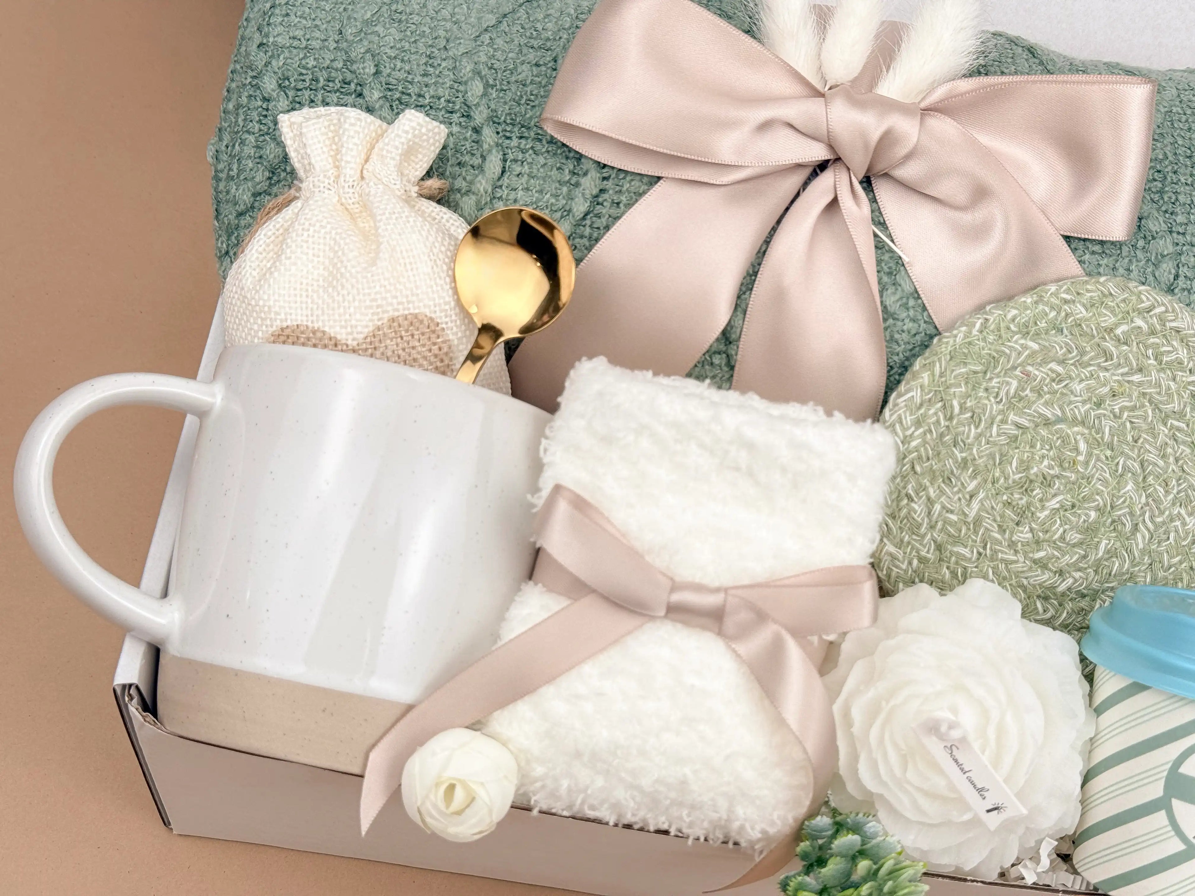 Luxury Gift Boxes – Soft Sage Blanket, Candle & Tea Set